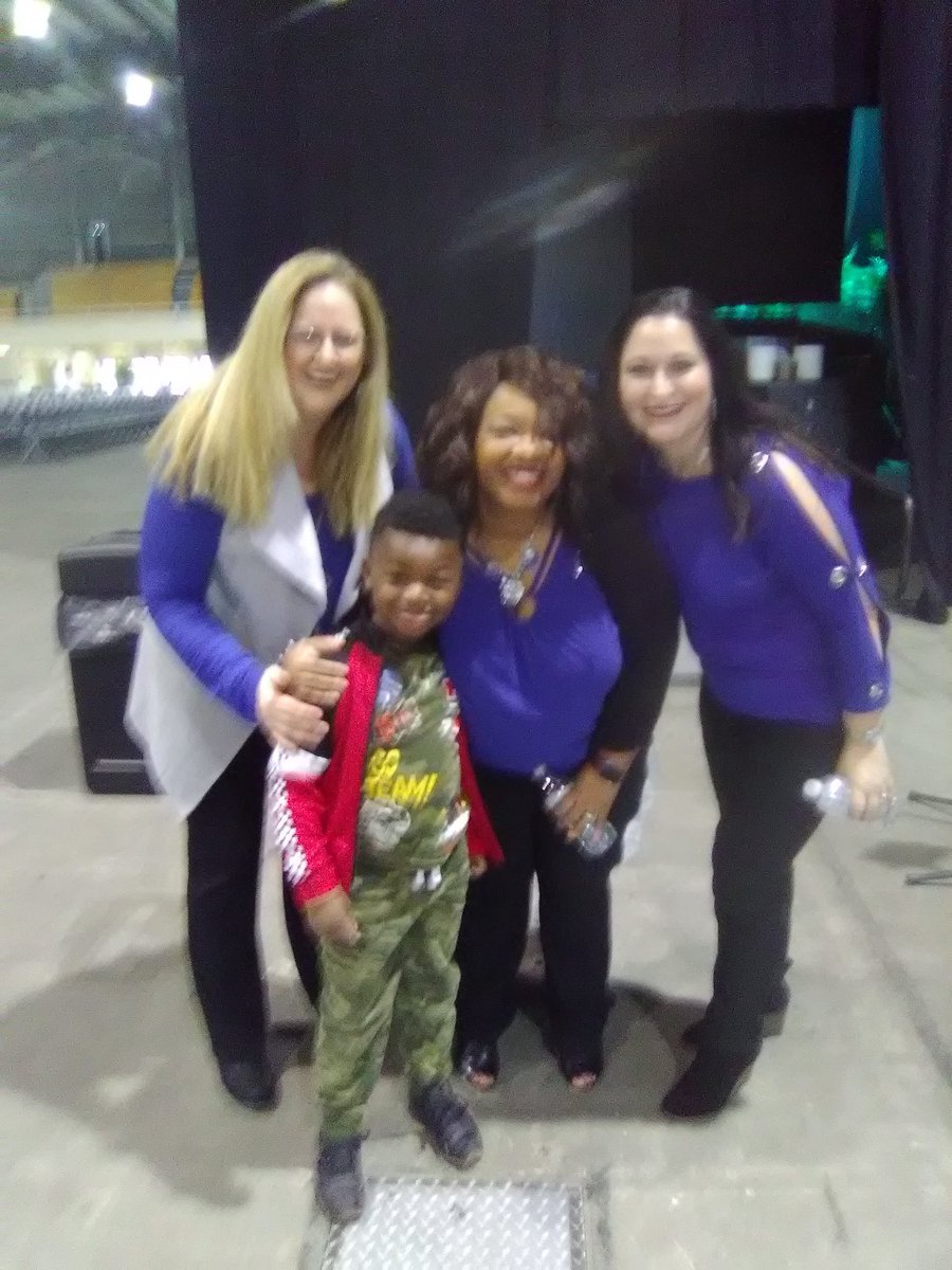 4NEVAEH's tweet photo. Great time singing at the #floridastatefair this weekend. https://t.co/V6sOjeaFFD