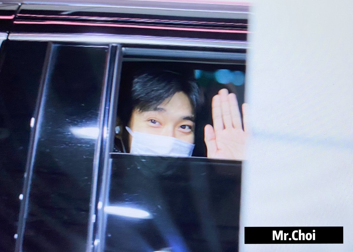 200217 Siwon @ ICN: 내일 출근하려면 피곤하겠다며 걱정해 주는 최다정님 덕분에 또 열심히 일할 수 있겠사옵니다🙏🏻 저도 열심히 챌린지해볼게요. 노챌린지 노체인지😖💪🏻🏆 <a href="/siwonchoi/">Siwon Choi</a> 
#siwon #siwonchoi #최시원 #崔始源 #superjunior #2YA2YAO #SS8inJapan