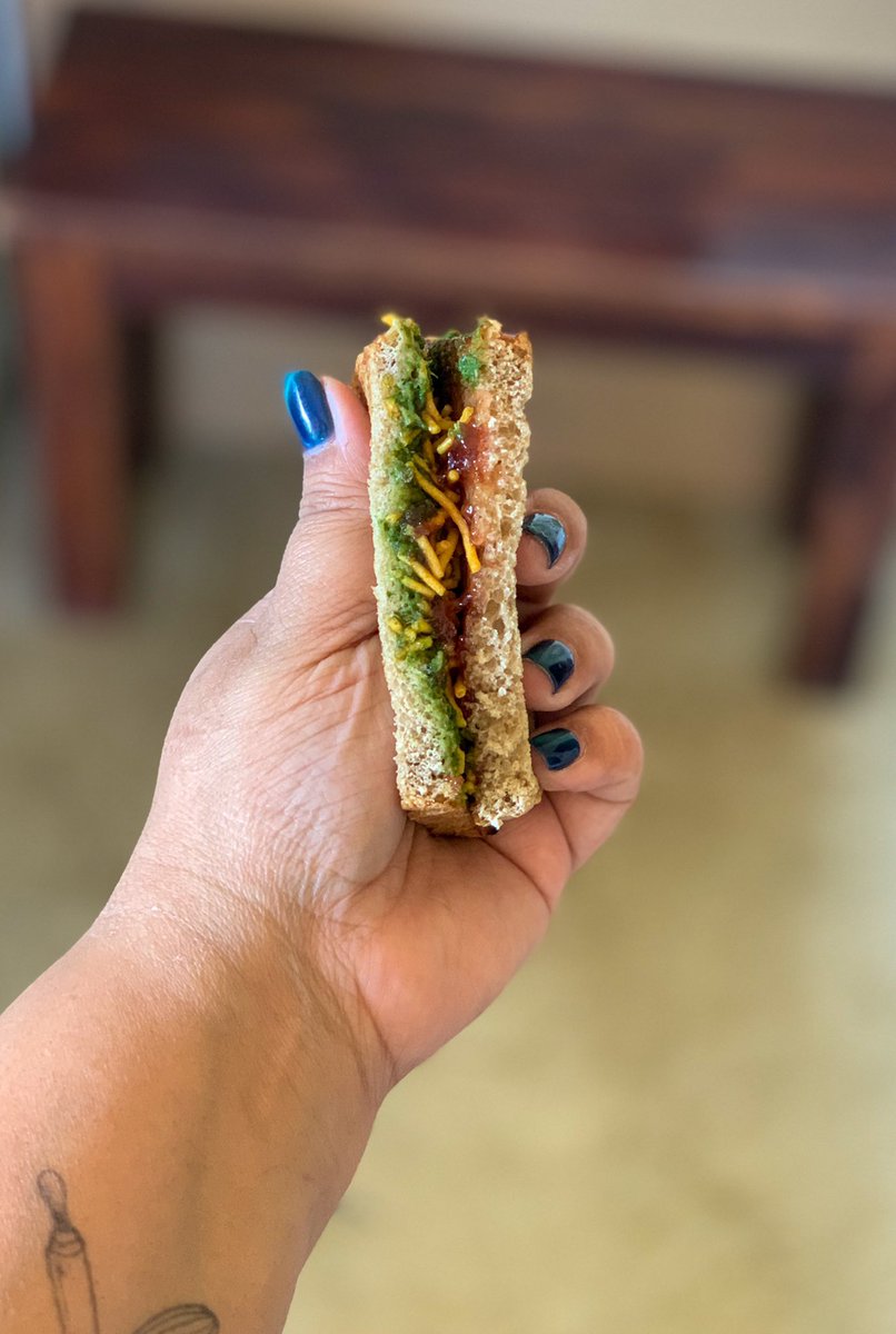 Dealing with Monday blues with crazy breakfast toasts. ⁣⁣Chutney. Strawberry Jam. Bhujiya. ⁣⁣Yes, it is AMAZING  ⁣⁣Who else loves these crazy sweet-savoury sandwiches?⁣⁣ #sinamon  #sinamonKitchen  #latePost