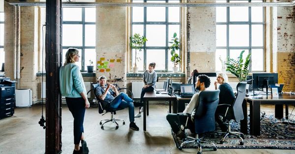WaylandGregory's tweet photo. 16% of corporate workforces are contractors or contingent employees, and this share is growing. Get a deeper understanding of the gig economy’s worker bees. https://t.co/tIm8wxS4Fa https://t.co/l4qANcsMqs