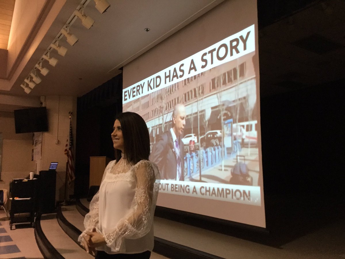Shell0112LSE's tweet photo. @NISDAUE @NISDLeonSprings It is great learning from other educators!!! #transformlearnng #NISDLegends https://t.co/5GkWQnNQ5o