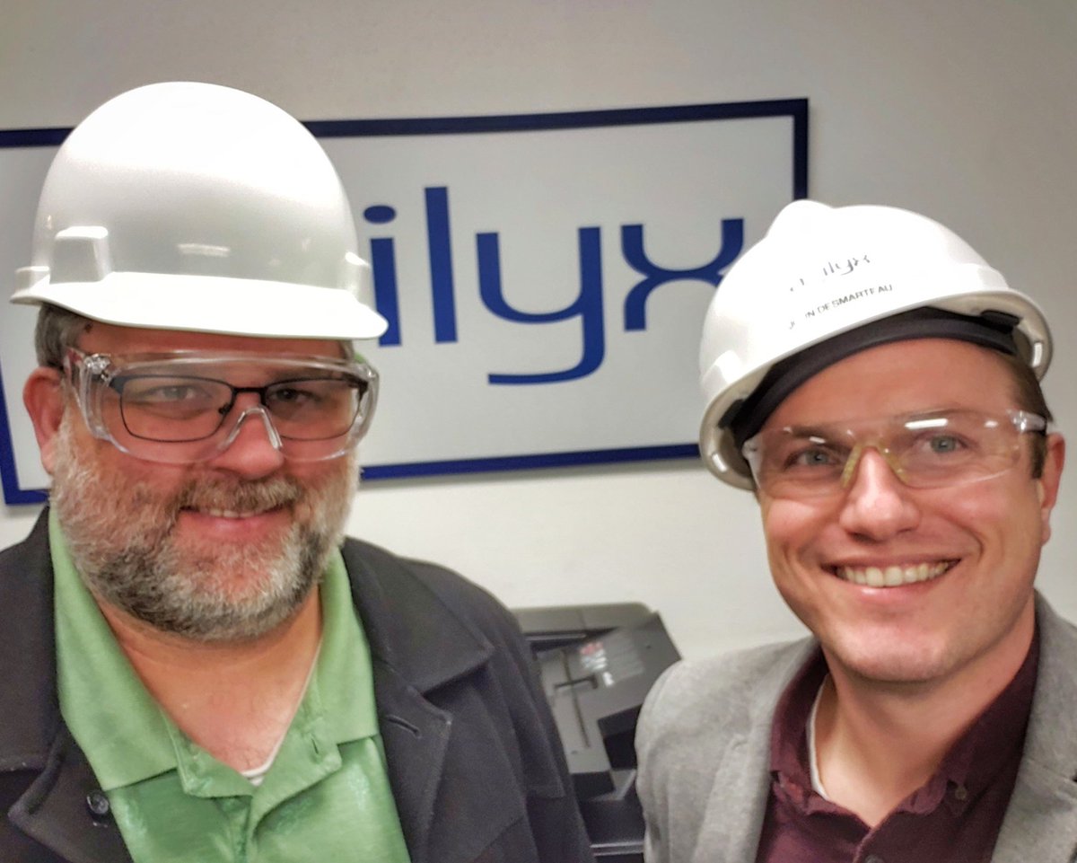 agilyx's tweet image. Thank you Mayor @JasonSnider2 of @TigardOR for visiting the @regenyx facility and discussing new ways to include more businesses/residents of Tigard into the #circulareconomy for #plastics.