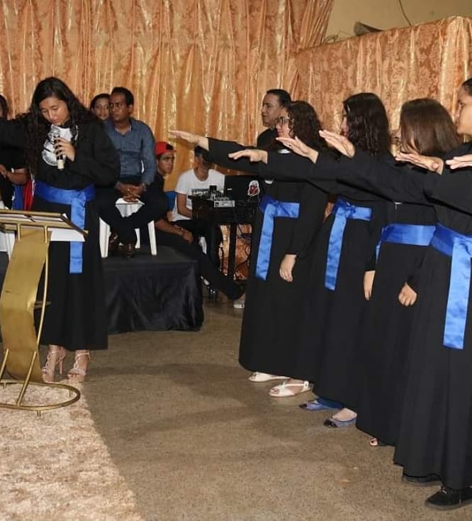 RonioCondao's tweet photo. Nessa sexta-feira, 14, estive na formatura do 9° ano da Escola Estadual Teotônio Carlos da Cunha Neto, acompanhado da minha esposa Leidiane Freitas, agradeço o diretor da escola, Fabiano Amaral, que nos convidou para participar desse evento lindo e marcante para nossas crianças. https://t.co/Y8CmGC8fZ9
