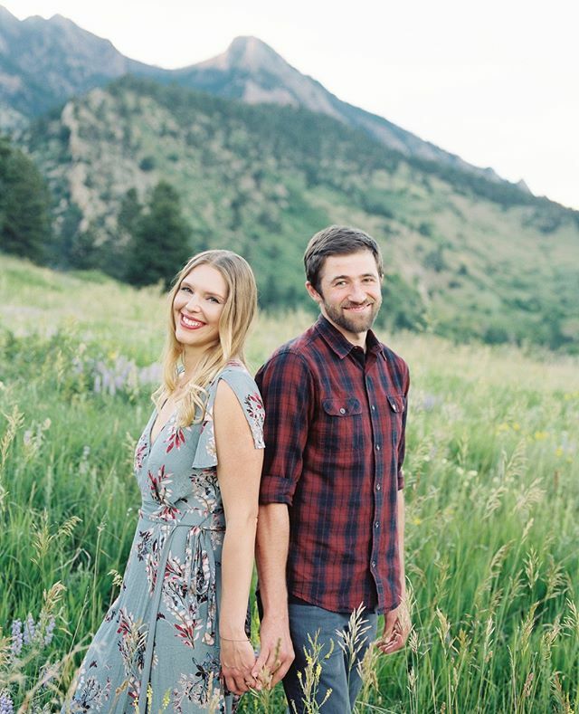susannahphoto's tweet photo. I love Melissa's red lips--I think they finish her engagement session look. See more tips on how to plan your own engagement session--link in bio.⁠
.⁠
.⁠
.⁠
.⁠
.⁠
#film #120mm #kodak #kodakportra #porta400 #mediumformat #filmmama #heyfsc #dearpho… https://t.co/JxB6qM5iG9 https://t.co/B4fJy0lmlx