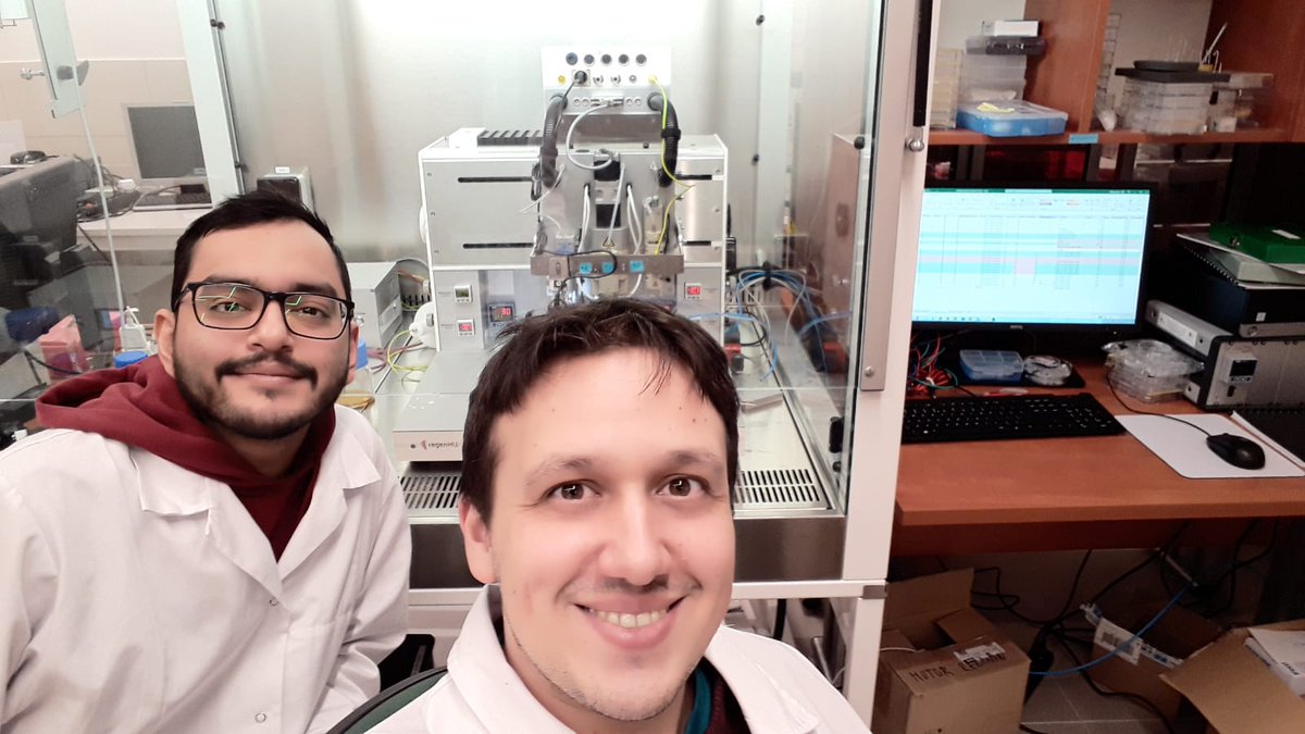 Late nights in the lab are more fun when you have good company! #3Dprinting #antimicrobialdevices