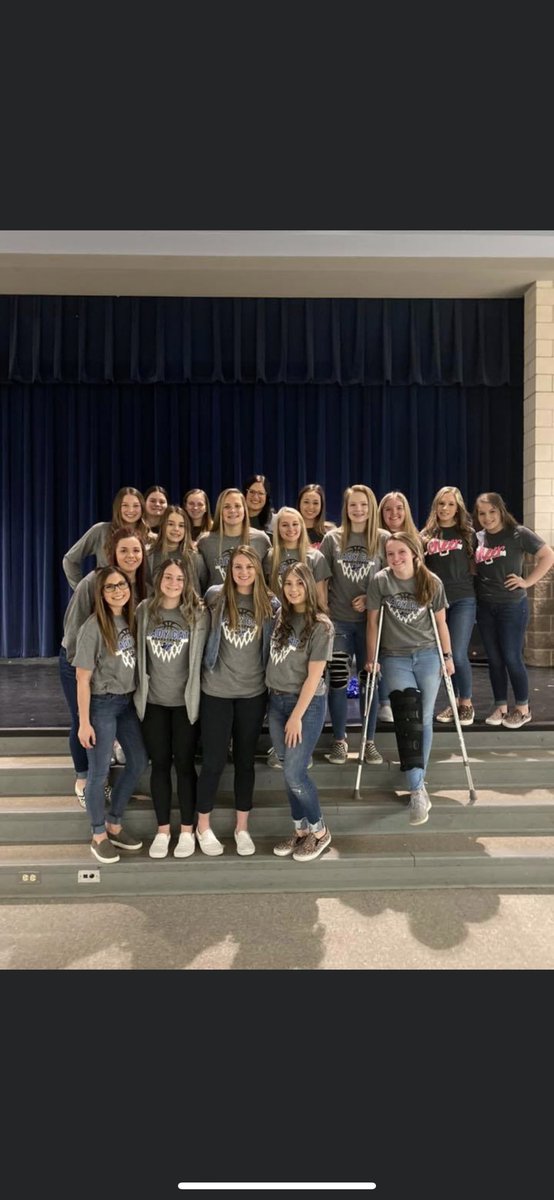 rhscheer5's tweet photo. come out &amp; support your girls basketball team TONIGHT in round ☝🏻 of playoffs!! GOOD LUCK LADYCATS!! 🏀 https://t.co/ATZx5O2iL5