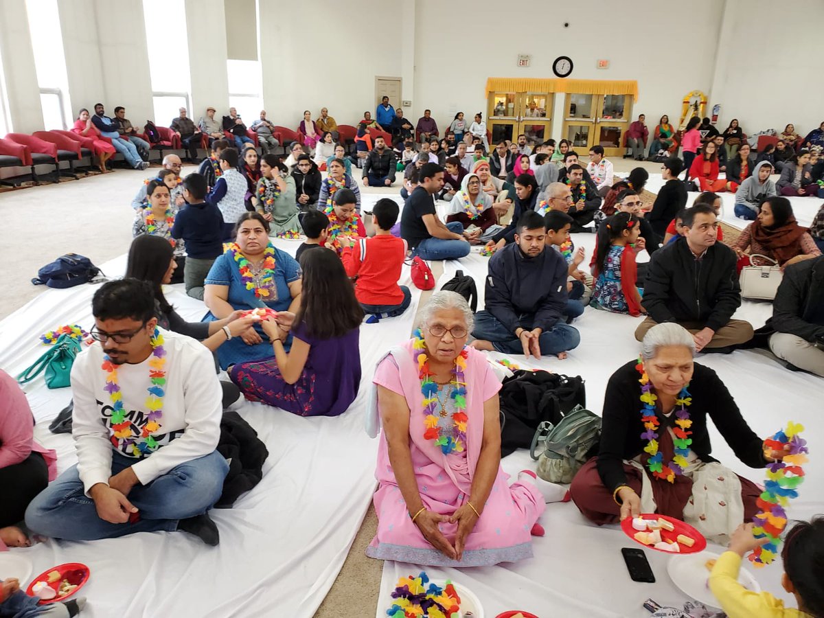 With kind blessings of His Holiness Pujya Sant Shree Asharamji Bapu, Shri Yog Vedant Sewa Samiti celebrated Parents Worship day on 16 th Feb, 2020 at Bhartiya Cultural Society of Alberta,Edmonton, Canada.
#मातृ_पितृ_पूजन_दिवस
#14febparentsworshipday
#Bapuji