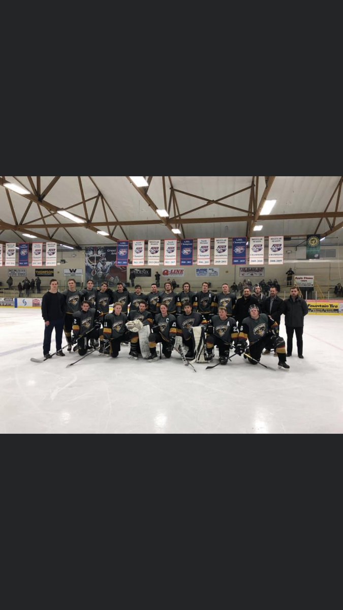 dhodgie30's tweet photo. Had a good time with this crew this year. Always sucks bowing out but the strides this team took this year is something to be proud of @SGRegals #letsgoregals #happycoach https://t.co/8VLjGMkHVI