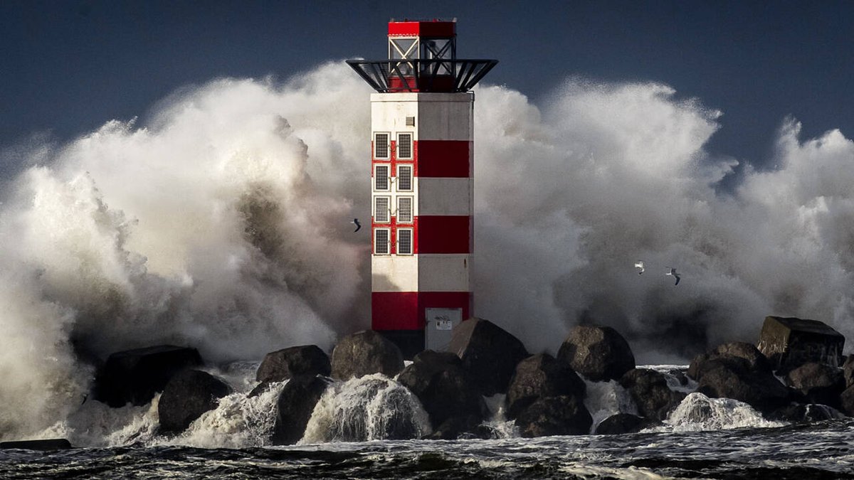 Wegens de naweeën van storm Dennis zijn de velden helaas niet bespeelbaar en gaan de trainingen bij DVV Delft vandaag niet door.