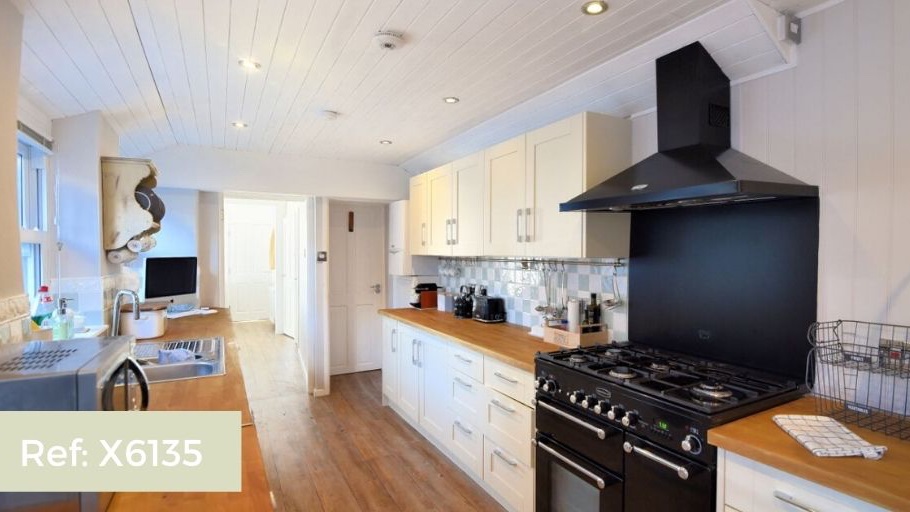 NEW PROPERTY! 1 Sea View X6135

1 Sea View has spectacular views of the sea, beach and the Jurassic coastline beyond. Perfect for a family seaside holiday located in the picturesque village of Beer.

lymebayholidays.co.uk/property/1-sea…

#holiday #seaview #new #property #lymebay