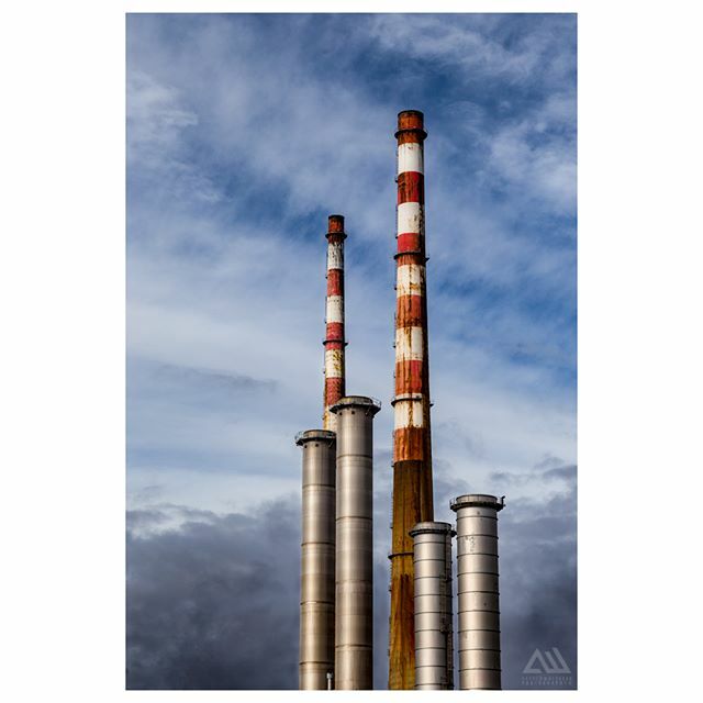 New Shoots⁣
⁣.⁣
⁣.⁣
⁣⁣⁣#poolbegchimneys #newandold #newshoots  #dublin #ireland #visitdublin #discoverdublin  #andrewwatchornphoto #lovedublin #lovindublin #dublinireland #insta #photography #photooftheday #irish #visitireland  #discoverireland #… ift.tt/321KIQZ