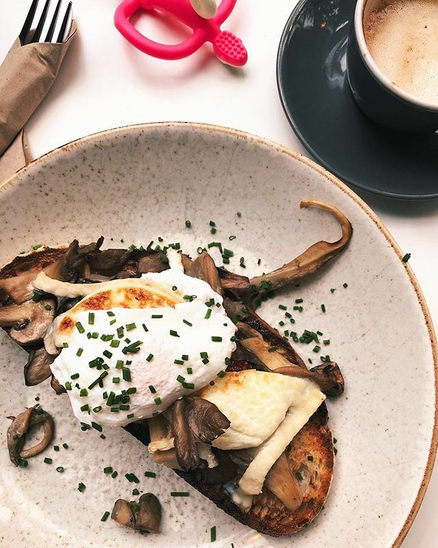 Oh how my beloved brunches have changed in the last year... 💕
Feeling quite pensive the last few days as I cannot believe that my baby girl is turning 1 next Monday. ONE!! 🎈
Where did that year go? There were moments, days, early on that I wished and… ift.tt/2P2fiEP