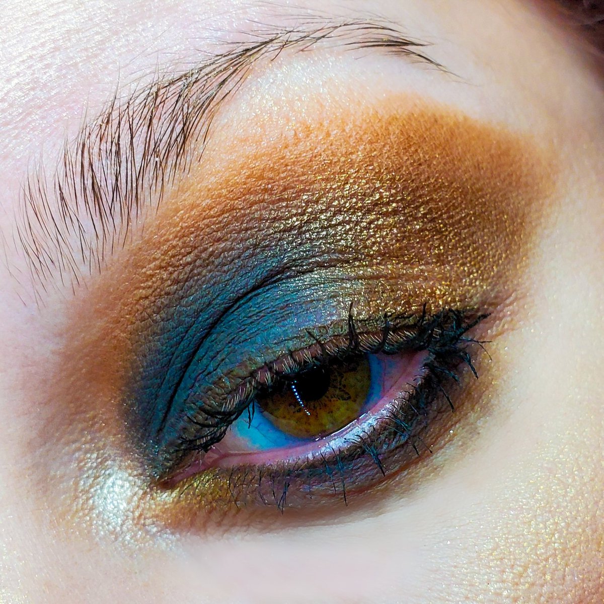 Noregrets4life1's tweet photo. #natashadenona Yana
@tartecosmetics Fiesty blush
@patmcgrathreal #MothershipIII #Subversivepalette, #SublimeSkin, & Blk Coffee Permagel liner
@kvdveganbeauty Shade + Light contour duo
#KVDVEGANBEAUTY #smokeyeye #PATMCGRATHLABS #TARTECOSMETICS https://t.co/aQGZFAvaxL