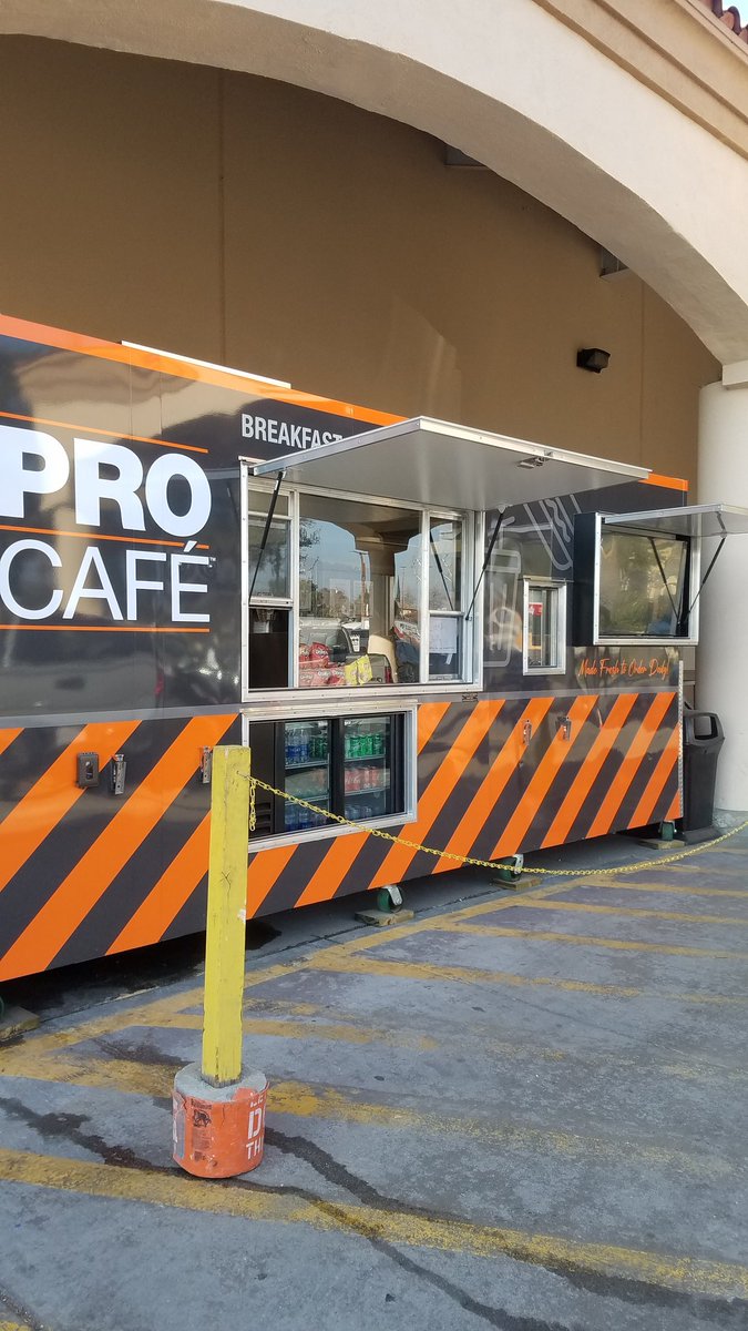 Pro cafe is finally open here at El Monte Home Depot. I think I'm going to start forgetting my lunch at home. 😂 Pro Xtra  members get a discount