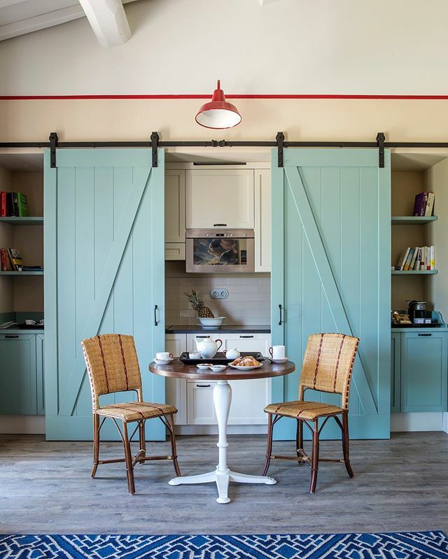 Nothing in our spaces is superfluous. Each environment is designed to make you feel welcomed at home.
•
Nulla nei nostri spazi è superfluo. Ogni ambiente è progettato per farti sentire accolto a casa.

#LocandaRossa #LocandaRossaCapalbio ift.tt/39DLkPp