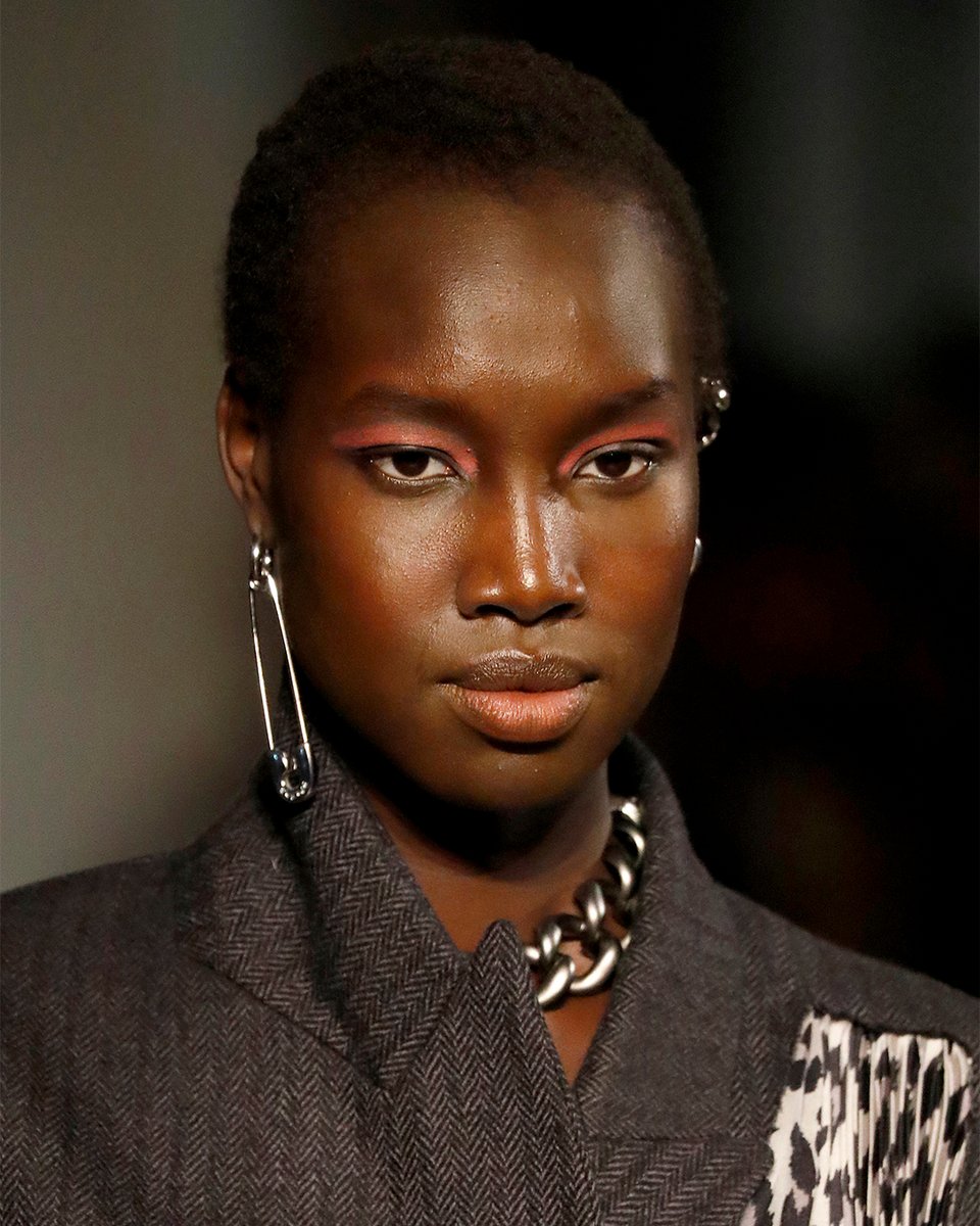 Pretty in punk 🤘Up close at <a href="/MonseMaison/">Monse Maison</a>'s #NYFW runway show. Photo by <a href="/GettyImages/">Getty Images</a>