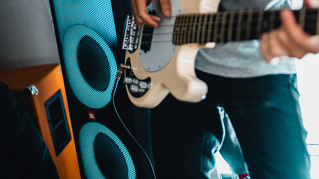 Plug in and turn up with 12 hours of #PartyBox playtime 🎸