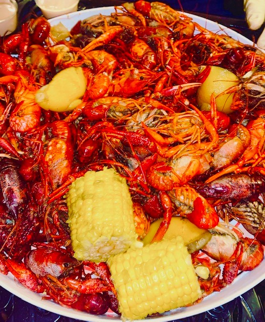 Are you ready for Fat Tuesday at Atkins Park? We will be indulging in all things Mardi Gras such as gumbo, po' boys, and fresh Louisiana crawfish. Join the party on February 25th and laissez les bons temps rouler! 🎭🦀💥🎷🦐🍻