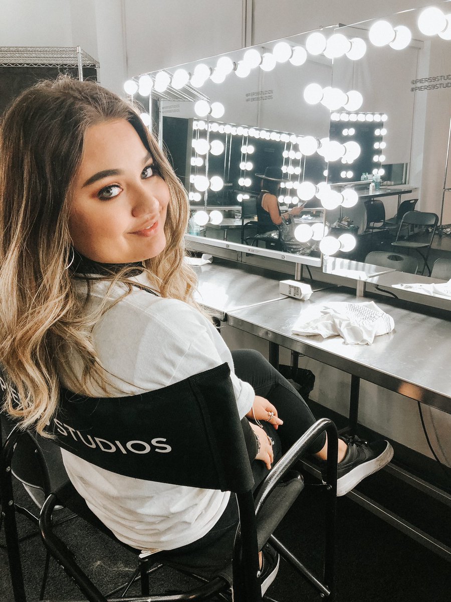 Our sister Maria working New York Fashion Week with <a href="/flyingsolo_nyc/">Flying Solo NYC</a> 🤩 #girlboss