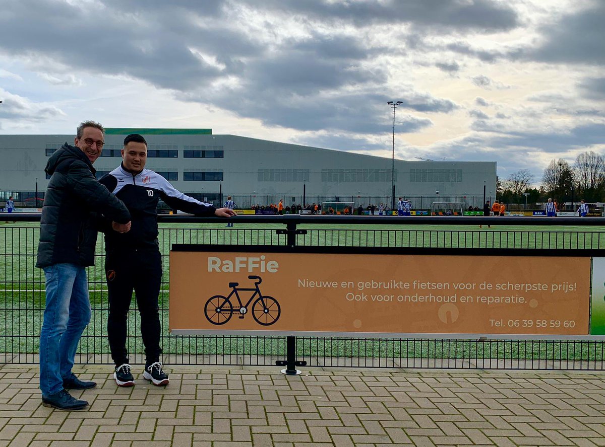 Raphael Letemahulu, speler van SIOL 1, is sinds januari zijn eigen fietsenzaak begonnen en is meteen ook sponsor van SIOL geworden. RaFFie levert nieuwe en gebruikte fietsen voor de scherpste prijs, en is er natuurlijk ook voor onderhoud en reparatie. Bereikbaar op 06 39 58 59 60