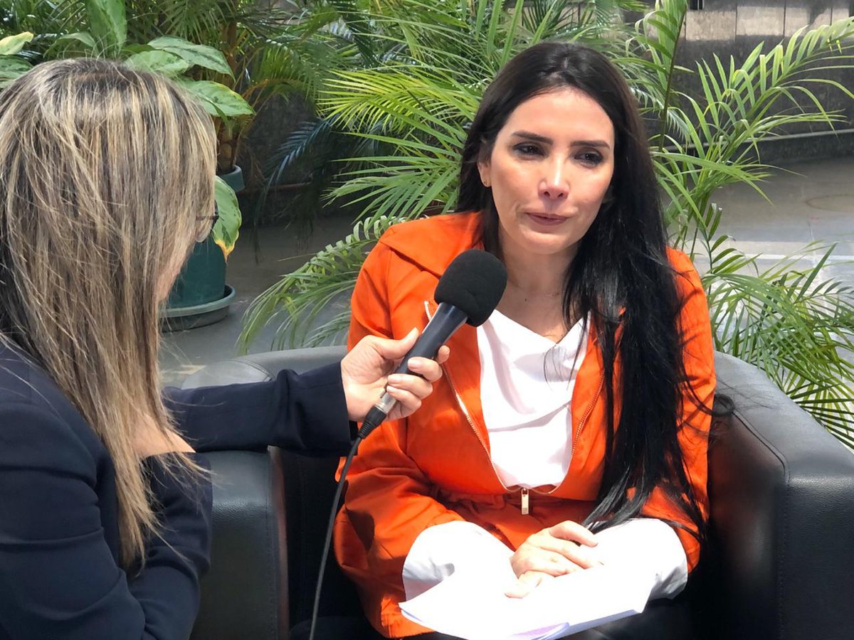 #ConfesiónDeAida | "Debería estar preso Fuad Char, Arturo Char, Alex Char, Faisal Cure, Julio Eduardo Gerlein (hijo) y Julio Gerlein": Aida Merlano | Participe #VickyEnSemana pscp.tv/w/1jMKgQzDmaAJL