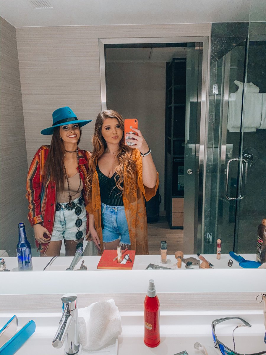 kendall_corbett's tweet photo. Whiskey Meyers &amp; my girl 🤍 https://t.co/6xzE48ulhB