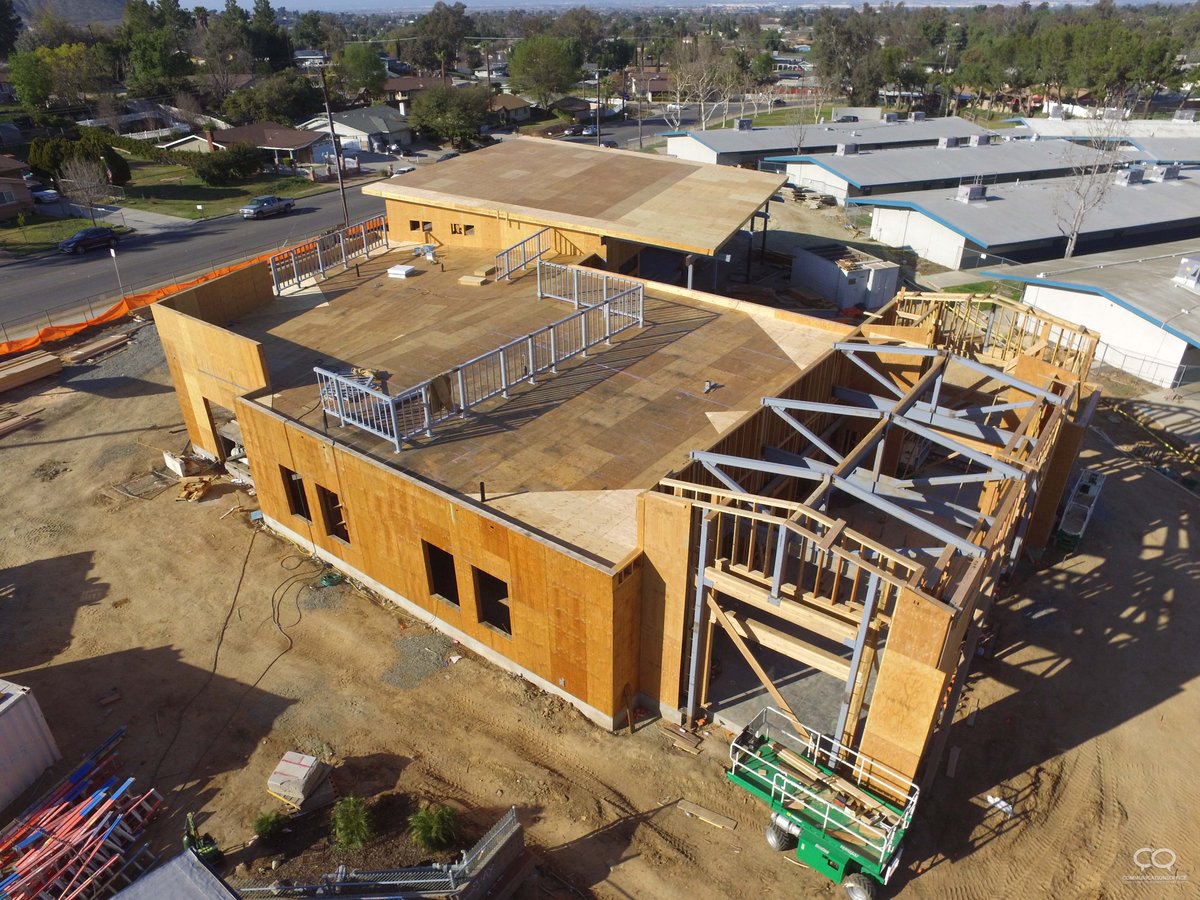 CNUSD's tweet photo. #MeasureGGMonday: Construction at Norco Intermediate has made quick progress this past month! Walls for the new administration building have gone up while the new gymnasium is coming into shape.
Learn more at https://t.co/8gOCLGjFOg. https://t.co/dsY0XLcUYO
