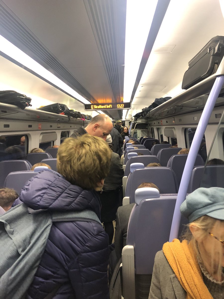 sam80sboy's tweet image. @Se_Railway come on guys the 5:20 ashford needs to be 12 coaches every night people standing