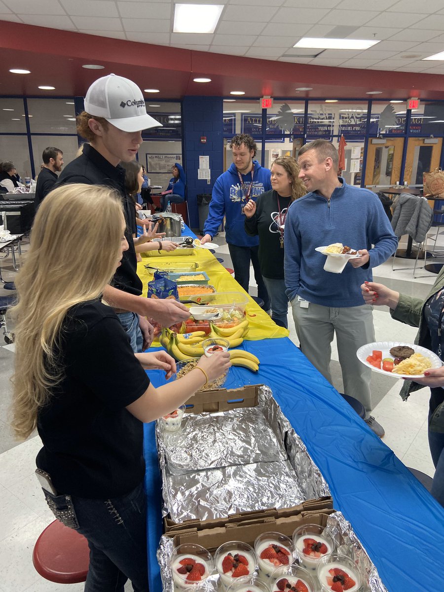 MCHS_FFA's tweet photo. We had a great morning putting on our annual faculty and staff appreciation breakfast! We are so thankful for all that they do for us every single day! https://t.co/gmok0NaRCT