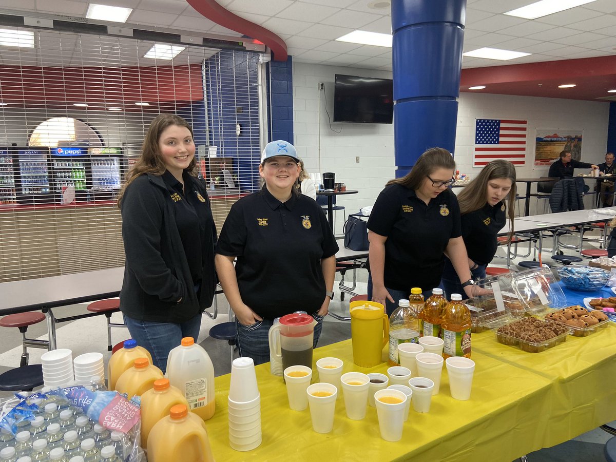 MCHS_FFA's tweet photo. We had a great morning putting on our annual faculty and staff appreciation breakfast! We are so thankful for all that they do for us every single day! https://t.co/gmok0NaRCT