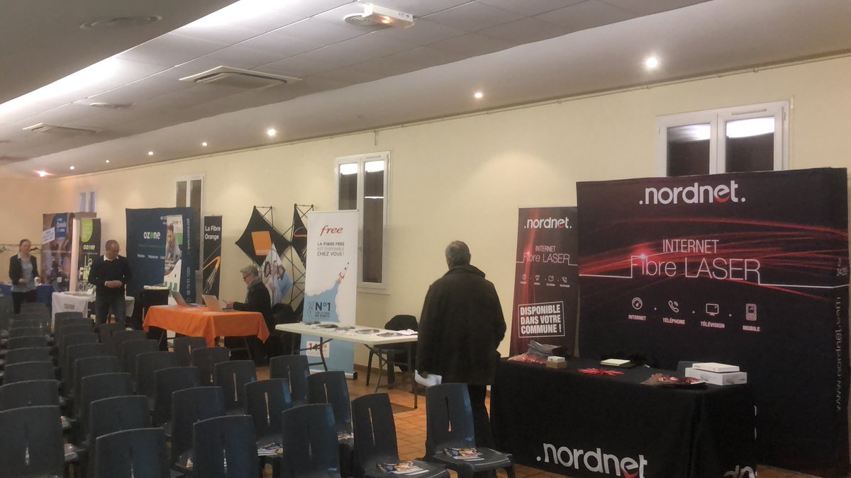 Les opérateurs sont là pour la réunion publique de lancement de Sainte-Colombe-en-Bruilhois avec 800 lignes nouvelles #Ftth