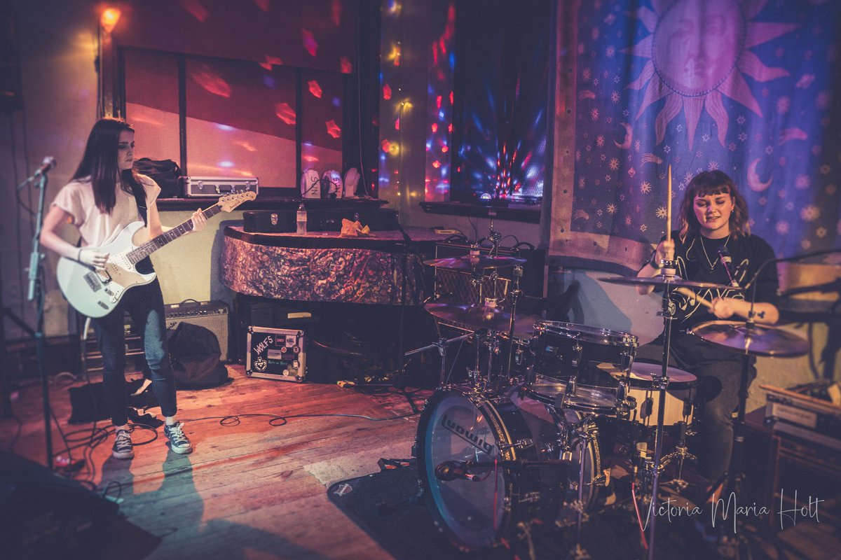 Future Transmissions tweet media