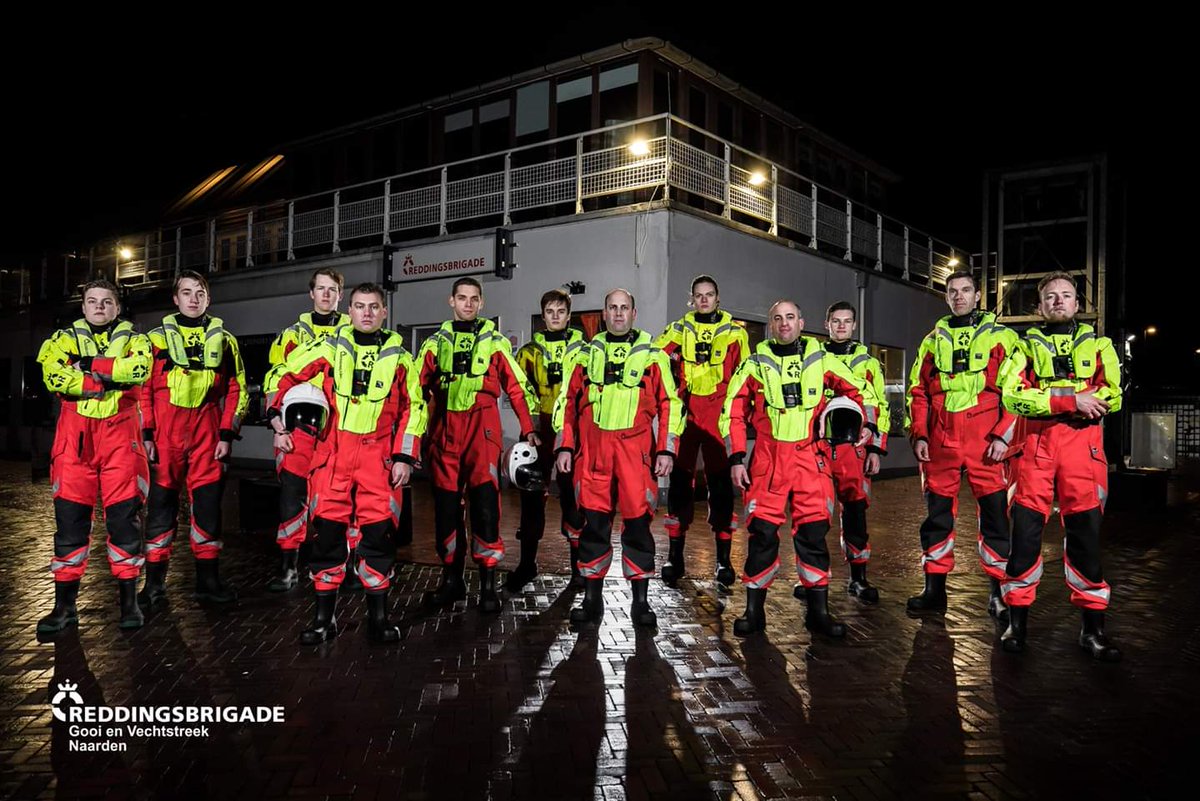 RBNaarden's tweet photo. Nieuw jaar, nieuw materieel, zelfde crew en klaar om jou ook in 2020 de hulp te geven wanneer dat nodig is.

#Reddingsbrigade #Naarden #Lifeguard @KNBRD https://t.co/XJacuvDXaJ