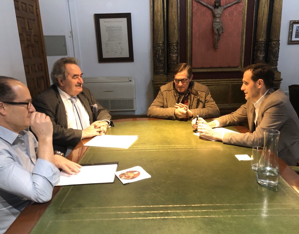Dip_Va's tweet photo. Pte.@Conrado_Iscar mantiene reuniones de trabajo con los alcaldes de Villafrechos, Alaejos y Villagarcía de Campos para conocer las necesidades de los vecinos y, así, poder mejorar su calidad de vida https://t.co/vJTqM2zD56