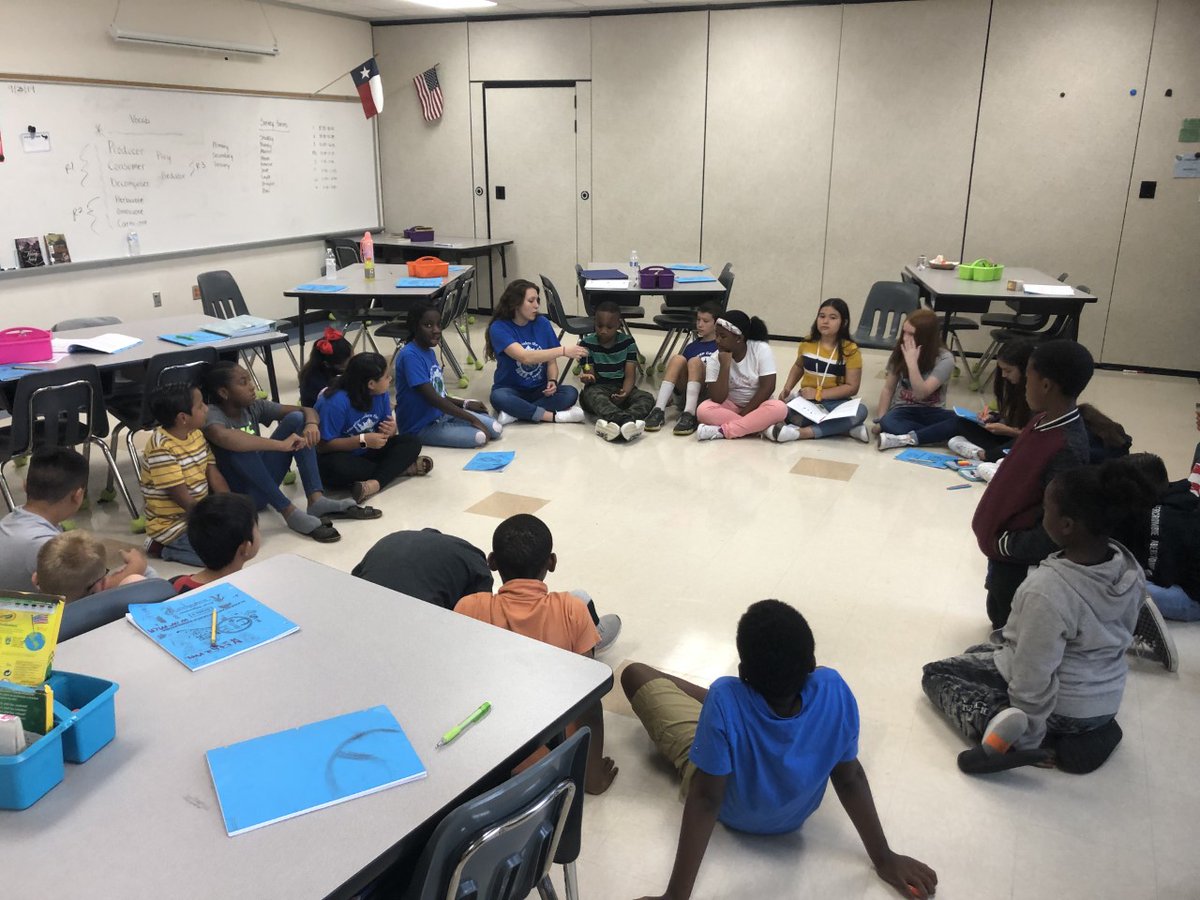 MrsT_teaches_'s tweet photo. No better way to start the day. #Classmeeting #EmerySOAR @EmeryElementary https://t.co/tDymXVBmdw