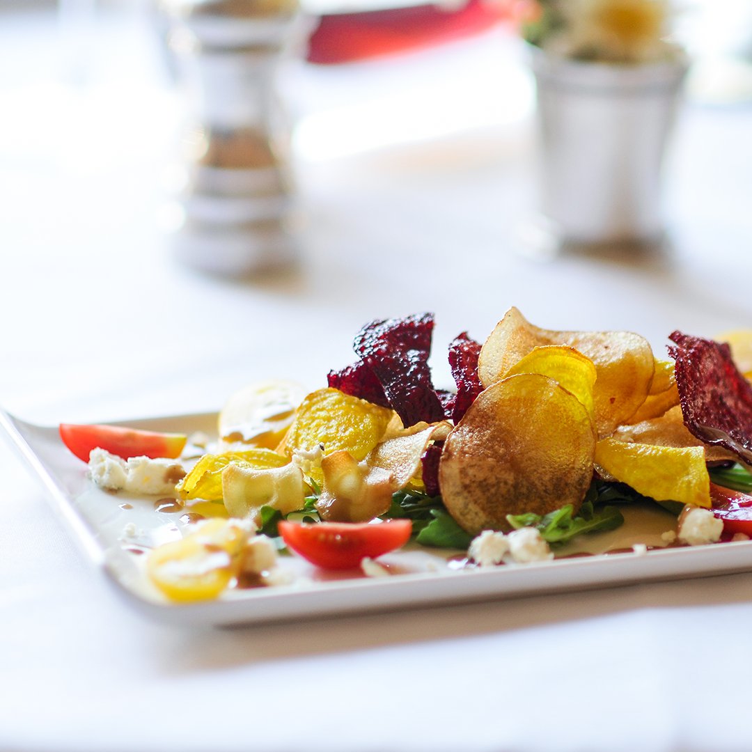 TCHManitou's tweet photo. A culinary experience you won't soon forget is waiting for you at The Cliff House Dining Room. https://t.co/rW9RGKu9Fd
