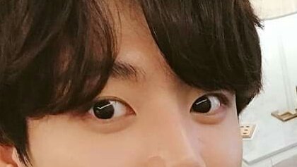 kookbits's tweet photo. love his eyes . they melt me 😗 https://t.co/QO43hxq05u