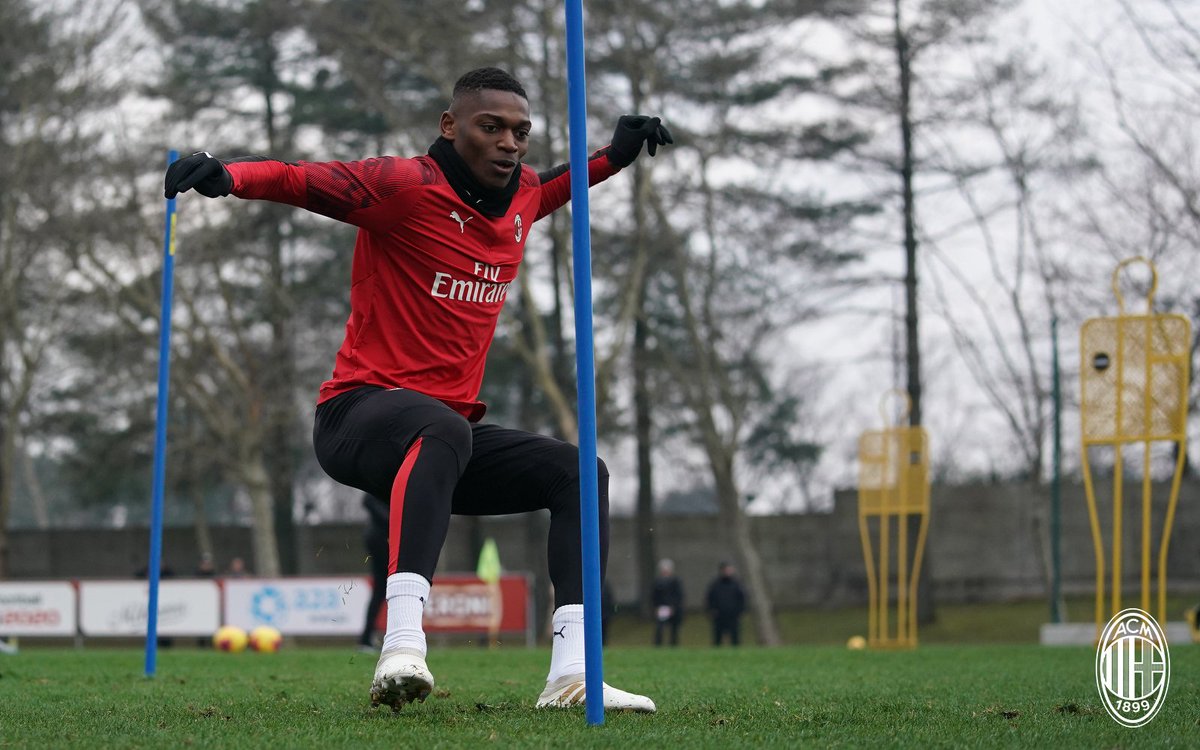 acmilan's tweet image. Working to bounce back, immediately! 

Di nuovo al lavoro, per rialzarsi subito in #CoppaItalia 

#SempreMilan