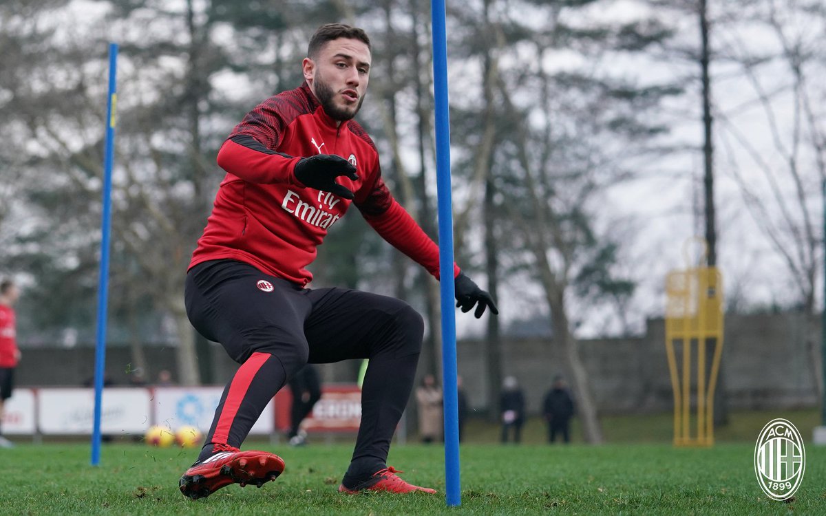 acmilan's tweet image. Working to bounce back, immediately! 

Di nuovo al lavoro, per rialzarsi subito in #CoppaItalia 

#SempreMilan