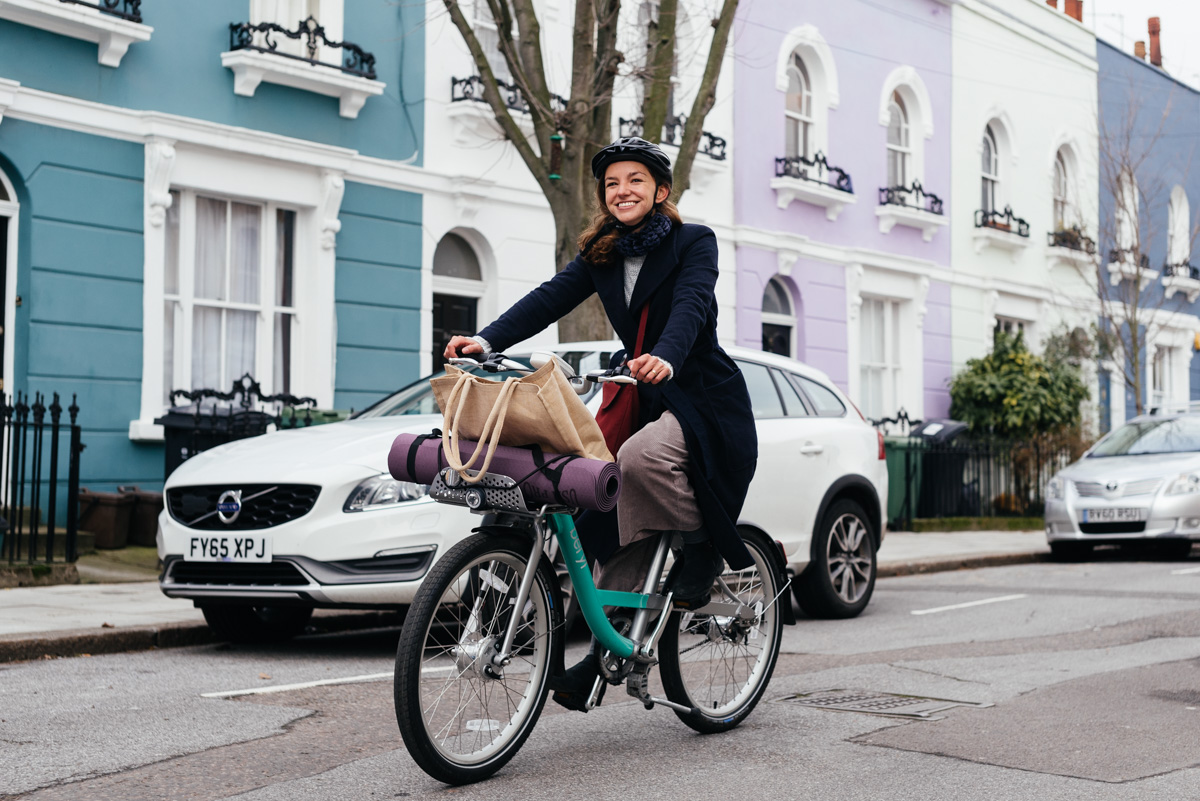 BerylBikes's tweet photo. At 7:03 this morning a Beryl rider took the 100,000th trip in the UK! With 23% of riders stating they would have otherwise gone by car,  that's the equivalent of 23,000 car journeys avoided in just 8 months! Here's to the next 100,000 🎉🎉 https://t.co/YABX9ZLkwu