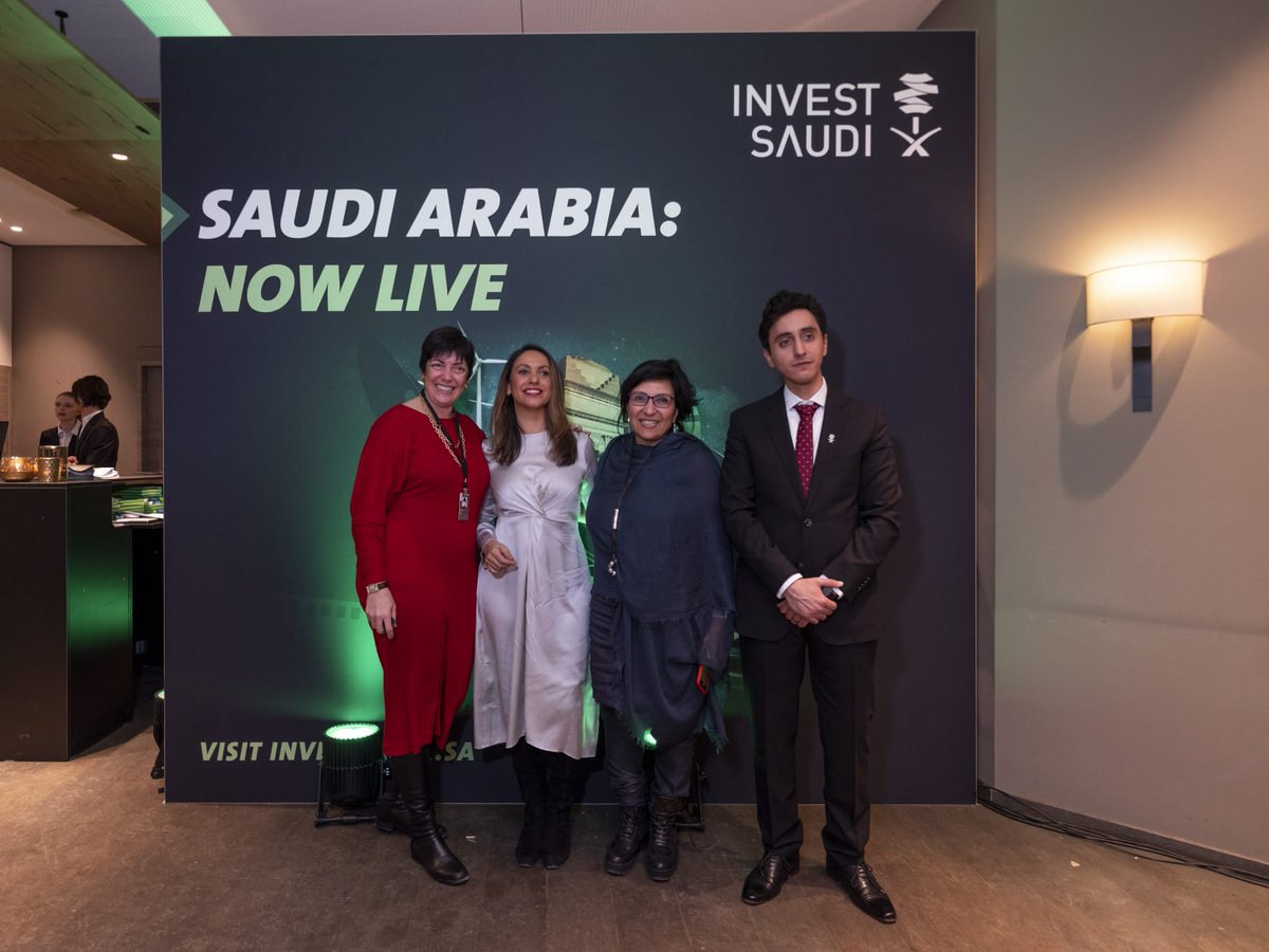 MotwaniJadeja's tweet photo. Asha Jadeja joined Nada Hosking and Ro King of Global Heritage fund at the Saudi Arabia Gala Dinner in Davos to learn about the sweeping economic transformation NOW LIVE in KSA.
#wef #wef20 @wef @ashajadeja @ashaindavos
#ashaindavos #mitli #techforchange #motwanijadejahub https://t.co/yZ4oDkO0XF