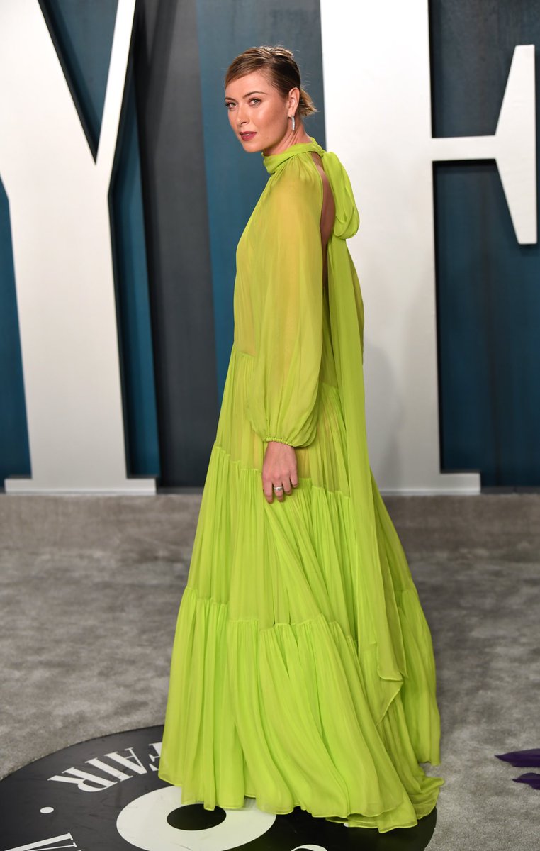 MariaSharapova's tweet photo. Ethereal in @MaisonValentino @VanityFair #Oscars2020 https://t.co/rKoPGXp96O