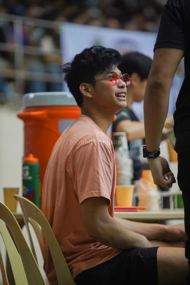 RicciSquadMNL's tweet photo. thank you naga for supporting ricci to his game and to upmbt!!! ❤❤❤ 

PS: every angle talaga ang gwapo mo eh noh? @_ricciiirivero https://t.co/j1iTUhIJMk
