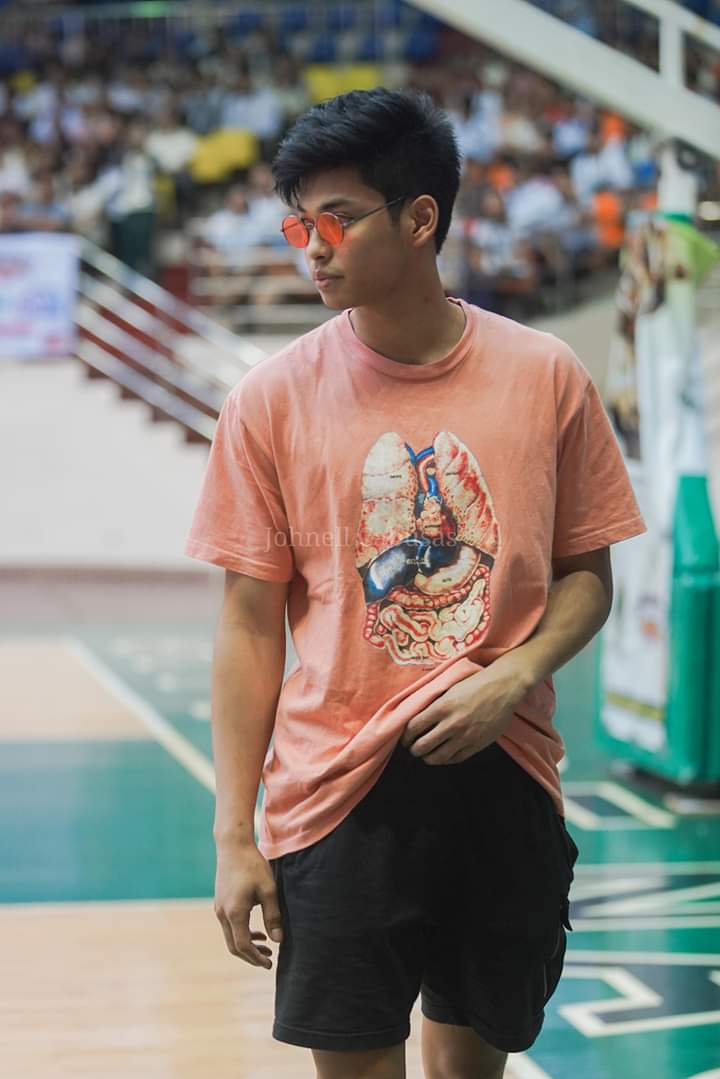 RicciSquadMNL's tweet photo. thank you naga for supporting ricci to his game and to upmbt!!! ❤❤❤ 

PS: every angle talaga ang gwapo mo eh noh? @_ricciiirivero https://t.co/j1iTUhIJMk