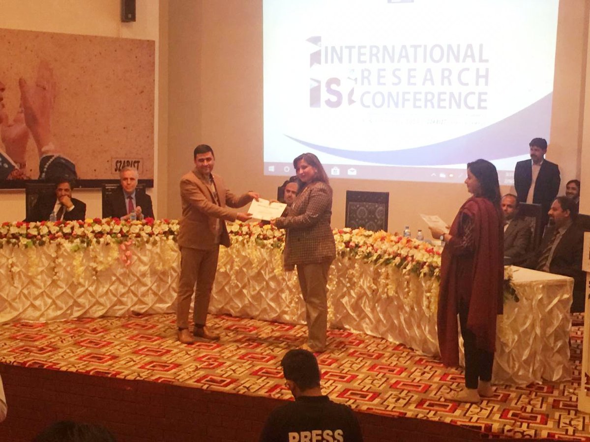 JamilAnwarAb's tweet photo. #UniversityofMalakand
Mr Nauman Ali,PhD Scholar in Department of Computer Science & IT,UOM Presented his Research Paper in First International Conference on Business,Management & Computer Technology held at SZABIST Larkana,Sindh. Adorable efforts by him in this regard.
#CSITUOM https://t.co/DgHnsGU3vV
