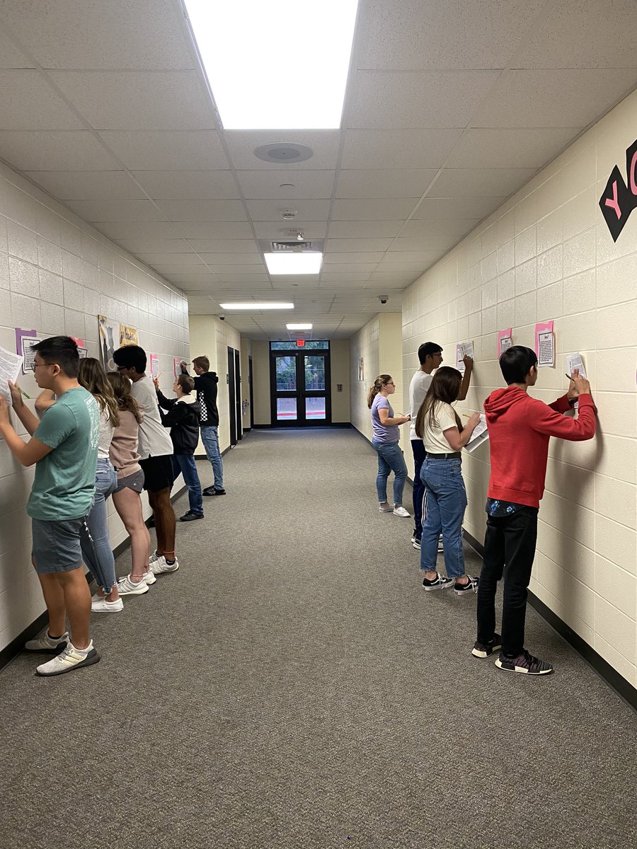 MsDeBottisbio's tweet image. It’s Survival of the Fittest in 1016 today! Get your feed on and then enjoy a Charles Darwin Gallery Walk through time!!!! 🐢🕊💫@MsDeBottisbio @KleinOak #BioNerds #SurvivalOfTheFittest #DarwinsTheory