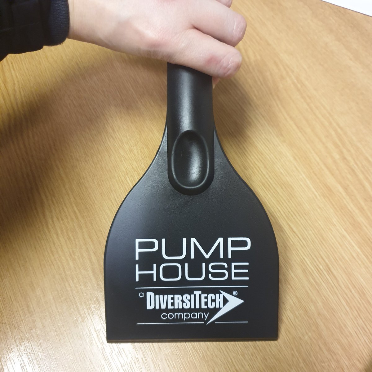 PumpHouseLtd's tweet photo. Who wants a Pump House Ice Scraper, I've a feeling you might need one soon? follow, like, share, retweet, random 20 will be selected #freebie #likeforlike #promotionalgifts #MondayMadness https://t.co/6wp4ei1yY3