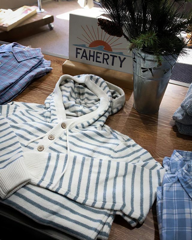 shopwalkerbros's tweet photo. @fahertybrand is a family business working tirelessly to create great products that last a lifetime. That’s something we can believe in. #Faherty https://t.co/RxRce4irOA https://t.co/BoZi6pM6B2