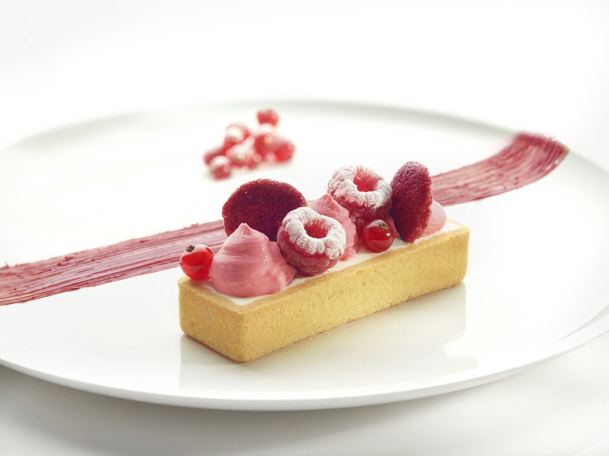 pidyuk's tweet image. Our Trendy Rectangle complements so many fillings and brings an interesting new dimension to the traditional tart, don’t ya think? 😍
