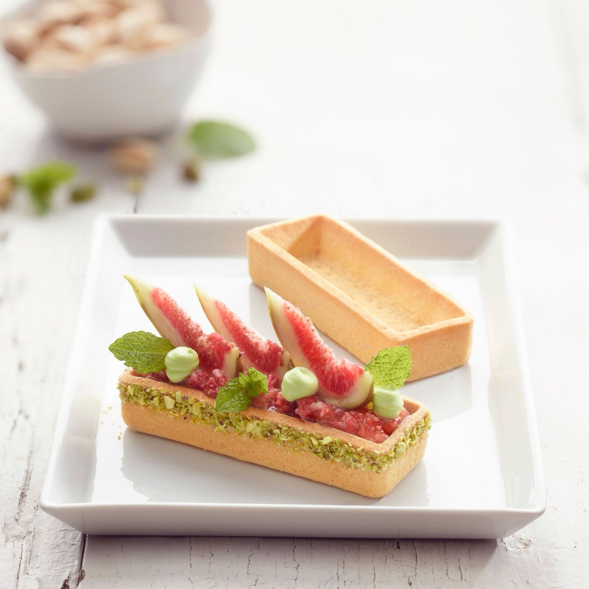 pidyuk's tweet image. Our Trendy Rectangle complements so many fillings and brings an interesting new dimension to the traditional tart, don’t ya think? 😍